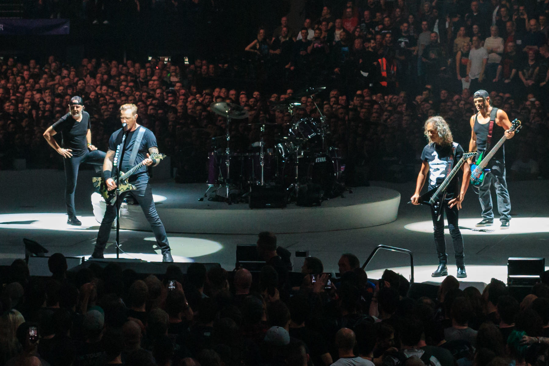 Metallica Live at The O2 London England 22 October 2017 cropped - Metallica Band Store